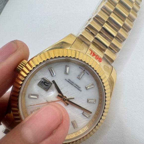 Watch - Picture 11 of 15